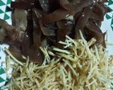 รูปขั้นตอนการทำที่ 2 ของ ไก่ผัดขิง