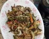 Foto del paso 2 de la receta: Verduras salteadas en salsa con pechuga de pollo