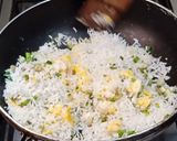 A picture of step 4 of Eggs Fried Rice.