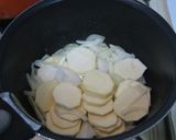 A picture of step 2 of Simple Sweet Potato Potage.