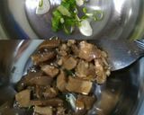 Foto langkah ke 7 dari resep Nasi tim ayam jamur.