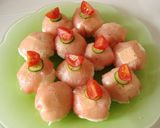 A picture of step 9 of Western Style Temarizushi (Ball Shaped Sushi) with Cured Ham and Cheese.