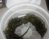 Foto langkah ke 4 dari resep Daun Singkong Goreng.
