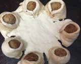 A picture of step 4 of Meatball cheese pizza.