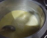 A picture of step 2 of Besan ki kadhi.