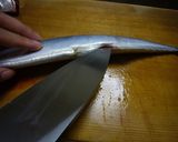 A picture of step 6 of How to Filet a Pacific Saury (Sanma).