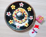Hình bước làm 2 của món Đĩa cơm giáng sinh !!