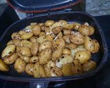 Foto langkah ke 5 dari resep Baby Potato panggang.
