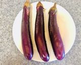 A picture of step 1 of Basil Eggplant Stew 九层塔烧茄子.