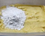 Foto del paso 3 de la receta: 🥔🧀 Llapingachos 🧀 Tortillitas de papa rellenas de queso, a la sartén 🧀🥔