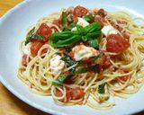 A picture of step 7 of Tomato and Mozzarella Chilled Pasta.