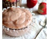 A picture of step 10 of Strawberry Custard Cream.