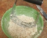 A picture of step 2 of Strusel topped cinnamon apples.