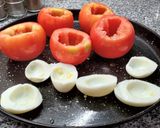 Foto del paso 1 de la receta: Tomates rellenos con atún 🍅