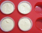 A picture of step 7 of Decorated Strawberry Cupcakes.