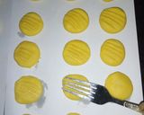 A picture of step 3 of Custard cookies.