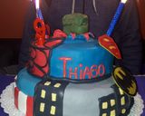 Foto del paso 9 de la receta: Torta Súper Héroes para mi ahijado💙