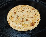 A picture of step 3 of Potato and cheese flatbread.