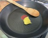 Une image de l'étape 4 de Poulet à l’ananas, oignon rouge, coriandre et cacahuètes.