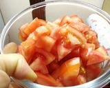 รูปขั้นตอนการทำที่ 1 ของ มะเขือเทศผัดไข่ใส่แฮม
