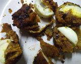 A picture of step 2 of Chilli egg.