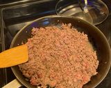 A picture of step 2 of Tomato Sauce with Meat.