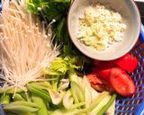 Hình bước làm 3 của món Cơm chay “Nấm rơm kho tộCần Tây xào nấm kim chi