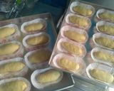 Foto langkah ke 6 dari resep Roti Manis isi coklat dan strawberry.