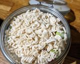 A picture of step 5 of Rominesco cauliflower, spicy sweet Instant noodles, pot noodles.