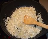 Foto del paso 1 de la receta: Risotto con boletus y guisantes