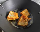 A picture of step 4 of দই কাতলা (curd fish curry).