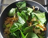 Foto langkah ke 1 dari resep Tumis Bok Choy dan Toge.