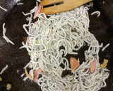 Foto del paso 5 de la receta: Tallarines de Calabacín con gulas y salmón