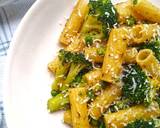 Springtime Rigatoni With Thyme, Chilli & Garlic recipe step 3 photo