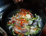 Foto del paso 1 de la receta: Bondiola de cerdo y pollo al disco
