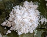 Foto langkah ke 3 dari resep Kue Putu Bambu.