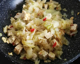 Foto del paso 5 de la receta: Ensalada de espinacas, coles y tofu con vinagreta de hierbabuena