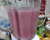 Foto del paso 1 de la receta: Milk Shake de frambuesas y arándanos con kéfir