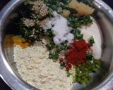 A picture of step 1 of Besan & Rava methi pancake.