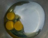 Foto del paso 8 de la receta: Torta invertida de manzanas y ciruelas