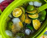 Foto langkah ke 5 dari resep Lemon Tea Grass Plus Madu 🍋‍🟩.