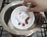 A picture of step 1 of Keri Ki Chutney (guramba).