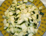 Foto del passaggio 2 della ricetta Risotto con zucchina genovese e gamberetti