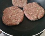 Foto langkah ke 4 dari resep Crabby Patty / daging isi burger.