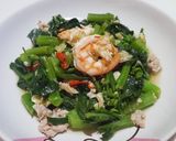 รูปขั้นตอนการทำที่ 3 ของ ยำคะน้าฮ่องกงกุ้ง