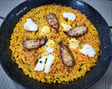 Foto del paso 9 de la receta: Arroz con cebolla, bacalao, boquerones y huevos de codorniz