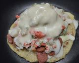 Foto del paso 7 de la receta: Arepa🫓rellena de queso🧀salchicha🌭y ensalada🍅🧅🥕