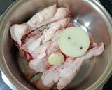 Foto del paso 1 de la receta: Manitas de Cerdo rellenas de Boletus y Foie