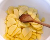 Brokkolis krumplifőzelék recept fázis 1 fotója