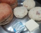 A picture of step 2 of Potato Tikki Cheese Burger.